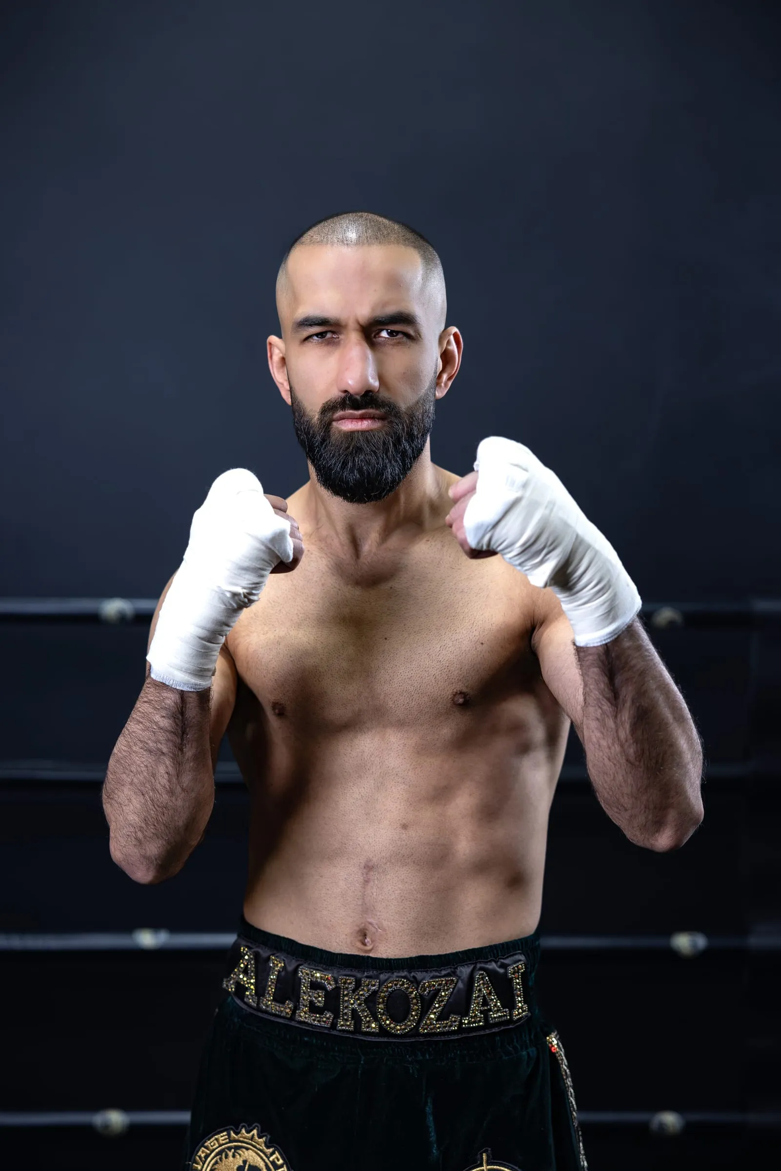 Helmand Alekozai in his guard with wrapped hands